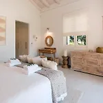 Bettina Villa *